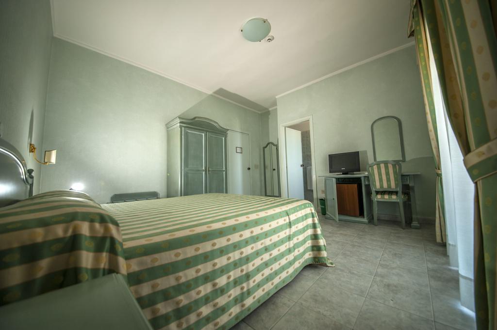 Hotel Murano Rossano Habitación foto